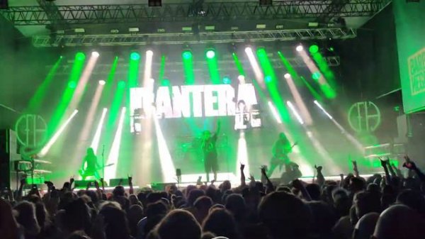 Pantera / Domination/Hollow / Live in Budapest