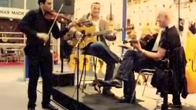 Jan Akkerman and Lulo Reinhardt Featured in Improvisational Jam at the Musikmesse! смотреть онлайн