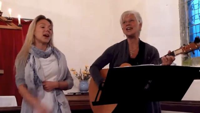 Keep On The Suny Side - Annie Henry & Holly Plummer Finch смотреть онлайн