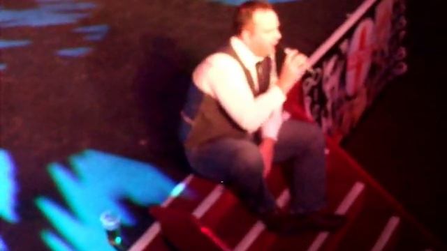 Mark McKenna live at the Grand Theatre, Lancaster singing When You Say Nothin At All смотреть онлайн