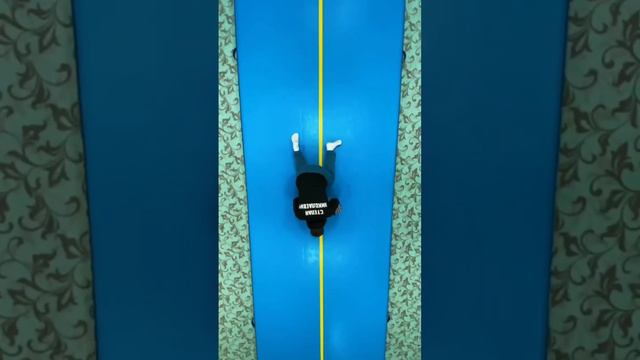 Пока ждал детей на тренировку смотреть онлайн