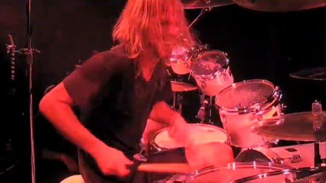 Taylor Hawkins Drum Solo смотреть онлайн
