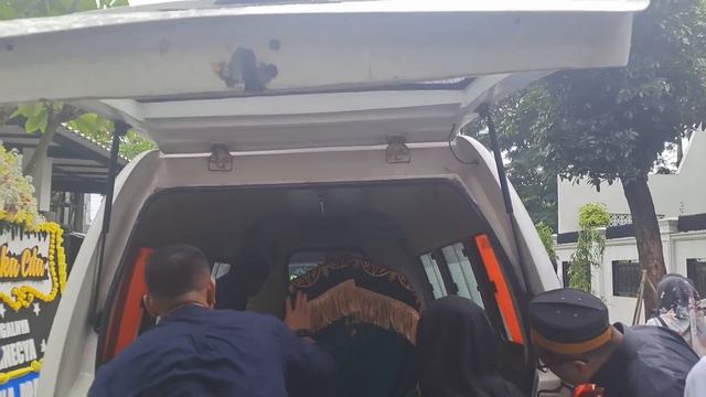 Momen Jenazah Stevie Agnecya Akan Di Sholatkan смотреть онлайн