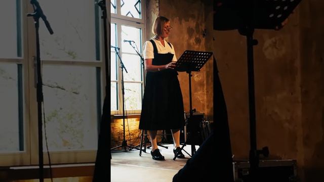 Madeleine Milojcic & Singderassabrum · Karl Valentin