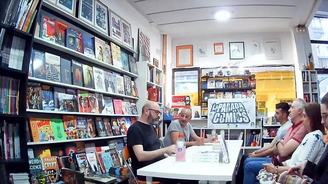 3/4 Entrevista a Luis Bustos de David Aja presentando ¡García! 4 en La Parada de los Cómics смотреть онлайн