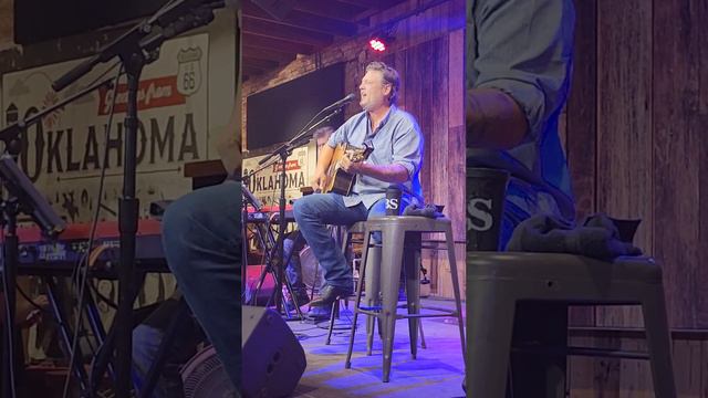 Blake Shelton at his pop-up concert in Tishomingo, Ok, 8-11-23 смотреть онлайн