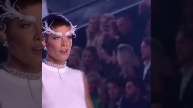 VSFS: Elsa Hosk - Fantasy Bra