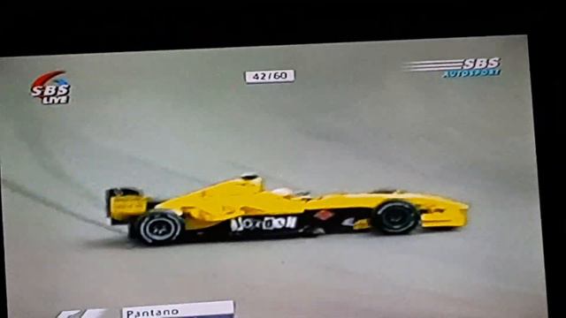 Herhaling Van De Spin Van Giorgio Pantano F1 Engeland Groot Brittannie 2004 Commentaar Olav Mol смотреть онлайн