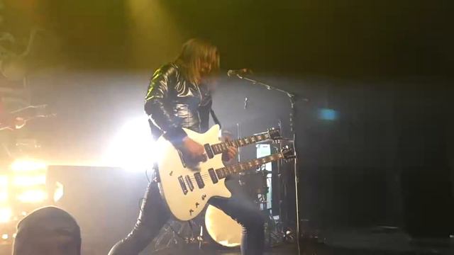 Søren Andersen with the "Santana Double Trouble Electric Guitars signature double-neck" смотреть онлайн