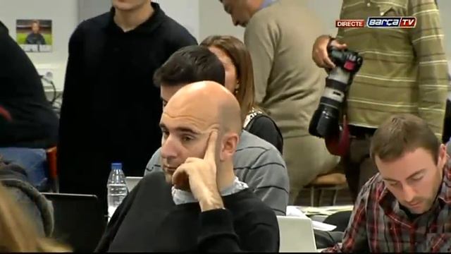 La rueda de prensa de Sergio Busquets y Tata Martino, íntegra смотреть онлайн