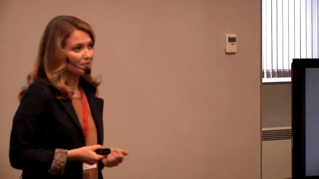 The power of stories: Svetlana Fominykh at TEDxKaraulnayaGora смотреть онлайн