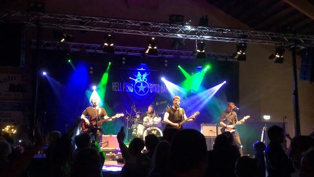 Stupid Man (part 1) - Hell Friis Over Band, Live I Rønde Idrætscenter 1. December 2017