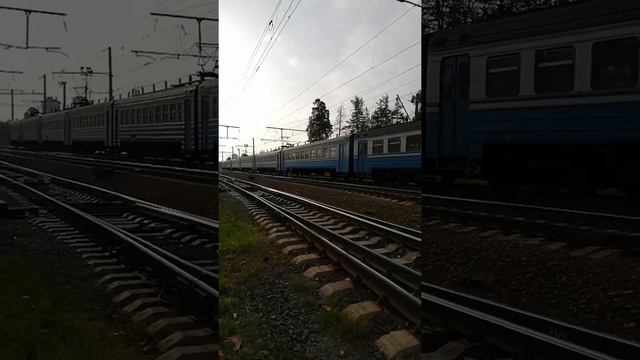 Электричка на перегоне между станциями Святошин и Борщаговка. 22 ноября 2020 г. смотреть онлайн