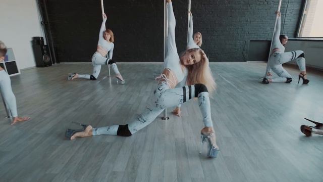 Pole exotic group / Juliana Flame смотреть онлайн
