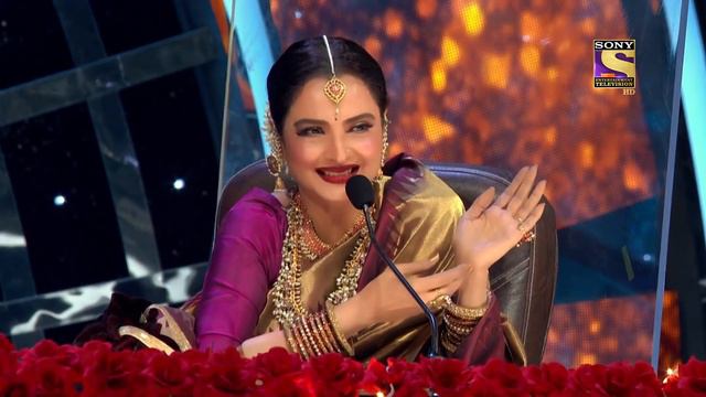 Rekha Ji ने दी Himesh को गाने में टक्कर | Indian Idol Season | Bollywood Mix Performances смотреть онлайн