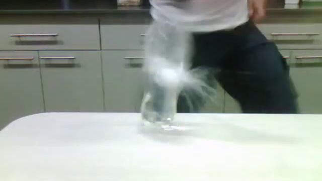 тест на бутылке: CRKT Ignitor bottle cut смотреть онлайн