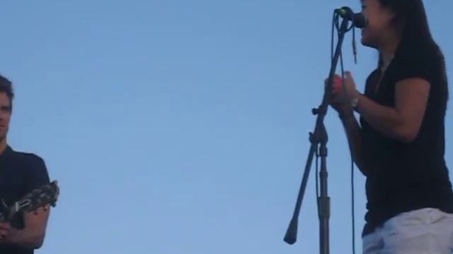 Tyler Hilton- When The Stars Go Blue (live) смотреть онлайн