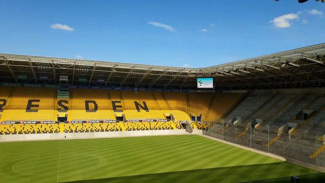 Rudolf-Harbig-Stadion/ Dynamo Dresden смотреть онлайн
