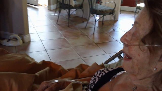 Feona plays for her 92 year old Grandma in Escondido, CA смотреть онлайн