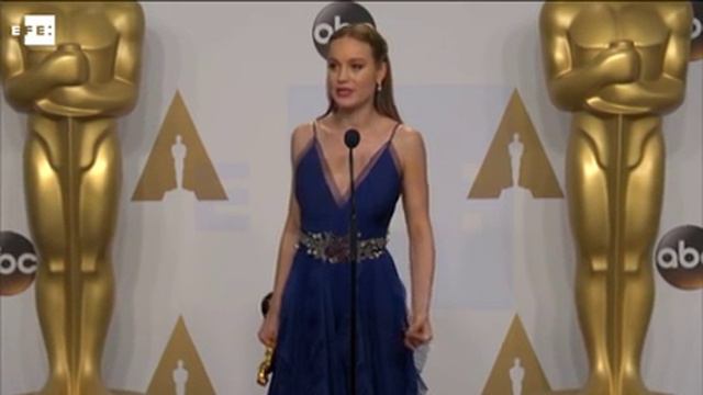 Brie Larson ganadora del Óscar a la Mejor Actiz habla de su experiencia en "Room" смотреть онлайн