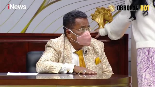 PERDEBATAN SENGIT HOTMAN PARIS VS RAZMAN NASUTION SOAL KASUS DR RICHARD LEE - OBROLAN HOT смотреть онлайн