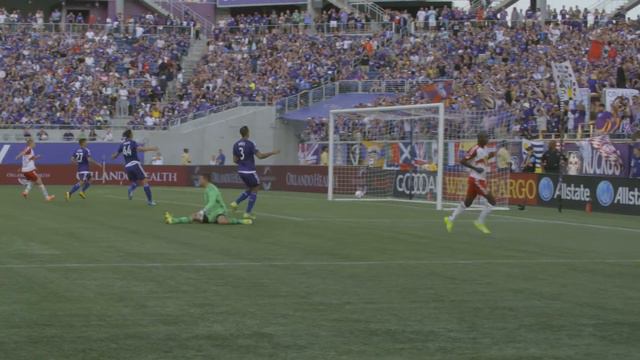 GOAL: Bradley Wright-Phillips slots it past Joe Bendik смотреть онлайн