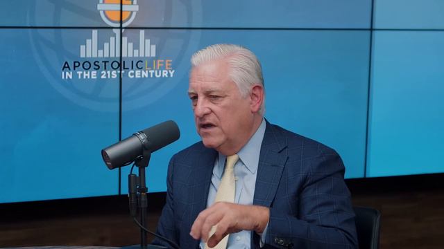 Does the Bible Support Women in Ministry? | Episode 77 смотреть онлайн