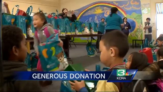 Dozens of elementary school students get shoes, jackets смотреть онлайн