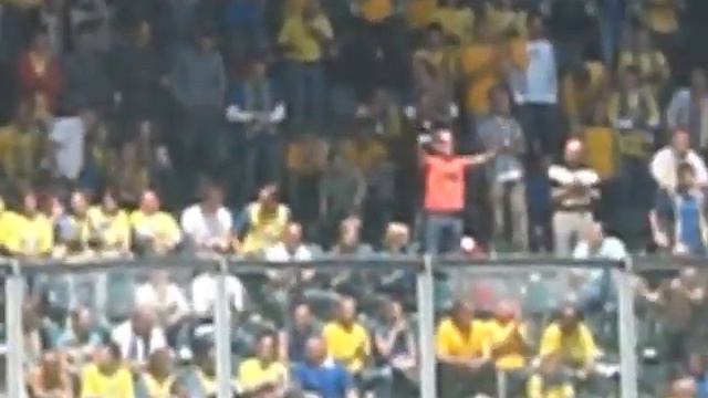 Ronnie Ronaldo Live At Ado Den Haag - RKC Finalen Play-offs