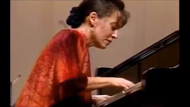 MARIA JOAO PIRES "Mozart Concerto for Piano & Orchestra No 17" (Andante) смотреть онлайн