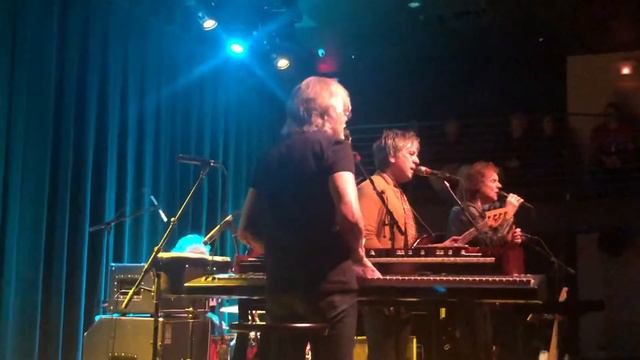 Moving On смотреть онлайн