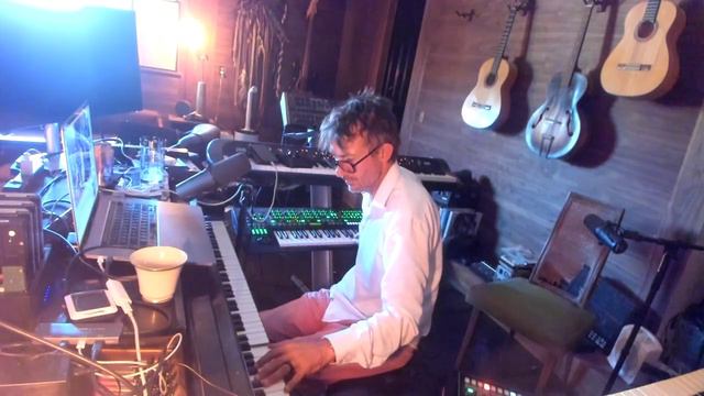 Tao Ruspoli -- Plasticine Pastures смотреть онлайн