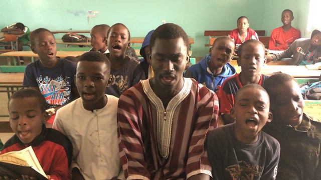 Imitation de mahmood Khalil Houssary par mahfouz issa diallo et les éléves de mariama niass смотреть онлайн