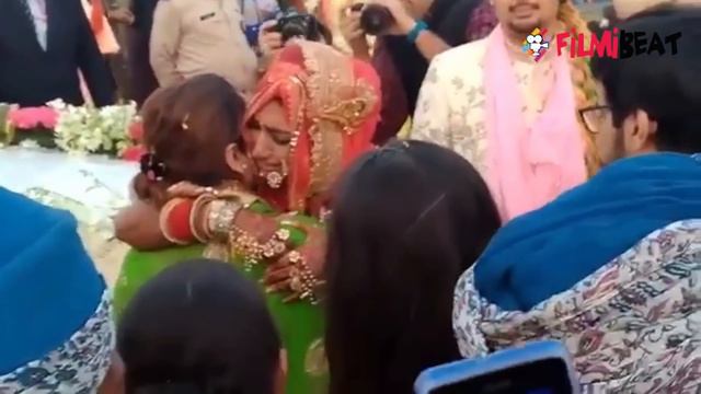 Mohena Kumari Singh Wedding: Mohena cries badly in her Vidaai; Watch video | FilmiBeat смотреть онлайн
