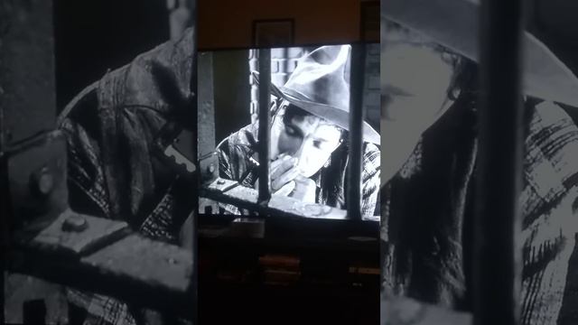 Festus ( Ken Curtis ) singing in his natural voice смотреть онлайн