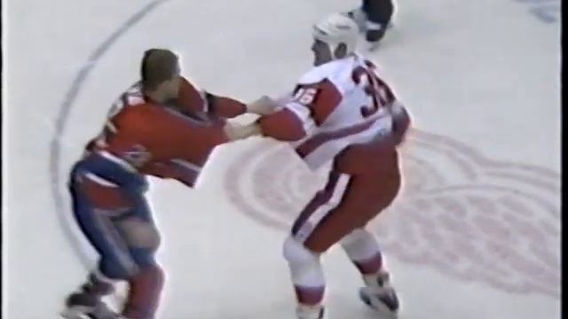 Dennis Vial vs Gerry Fleming AHL Nov 28/92 смотреть онлайн