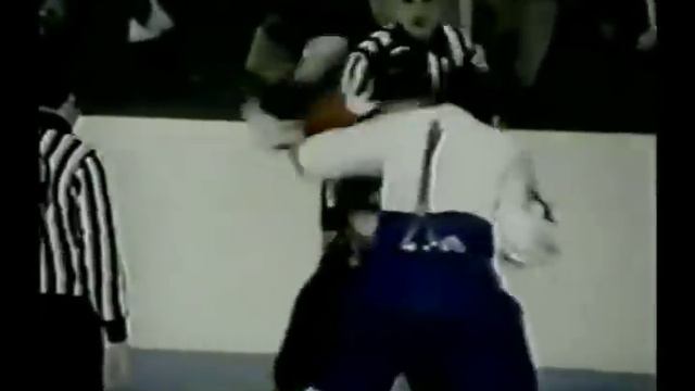 Flyers - Canadiens rough stuff 5/11/76 смотреть онлайн