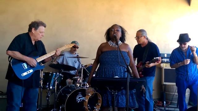 Blues in a Bottle - Angel Diamond and the Blues Disciples смотреть онлайн