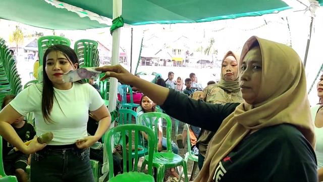 Terbaru‼️MONE KAMPO SABALI - VIkha To'i X Irra Bareng Emak-emak Rempong смотреть онлайн