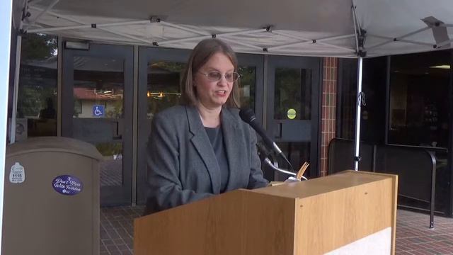 Dr. Kathleen Mollick - Banned Books Week Read-out 2017 смотреть онлайн