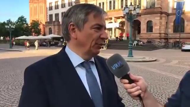 OB-Wahl in Wiesbaden: Gert-Uwe Mende im Gespräch смотреть онлайн