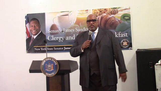 Senator Sanders' Clergy Breakfast 5.27.16 - Rev. Dr. Johnny Green (Part 1) смотреть онлайн