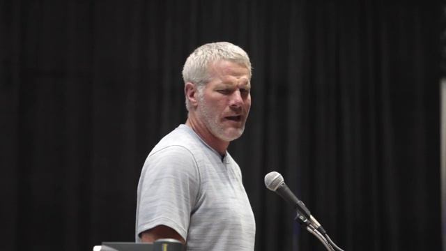 Brett Favre tells how he learned to read the nickel defense смотреть онлайн