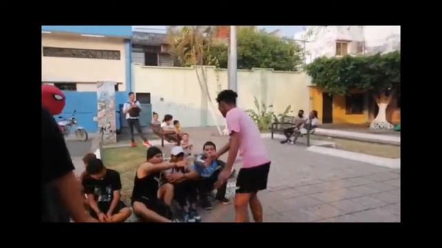 Dikson vs Adng Competidor Llega disfrazado del hombre araña y recibe una nalgada смотреть онлайн