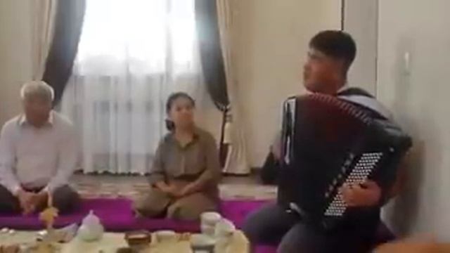 603...Устатым ушул киши ЭГЕМБЕРДИ ТАЛИПОВ. Уйундо коноктобуз Агайдан сурдоп адашып кеттим. смотреть онлайн