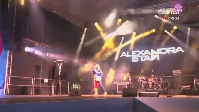 Alexandra Stan - Lemonade Live Revelion La Orhei Concert New Year Eve 2019/2020 смотреть онлайн