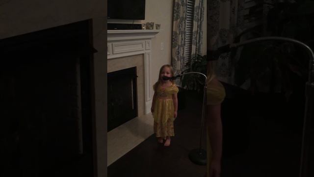 Eva sing a Marren Morris song смотреть онлайн