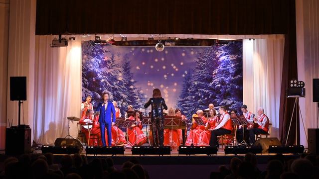 "Запрягу я тройку борзых" муз.М Лазарев сл.Л.Фадеев (Прямо к любушке своей...) смотреть онлайн