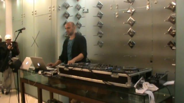 HENRIK SCHWARZ @ ConcreteStore_CASANOSTRA in ADE (20.10.11) part1.avi смотреть онлайн