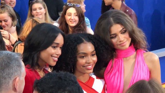 Zendaya Greets Yara Shahidi At Spiderman Premiere